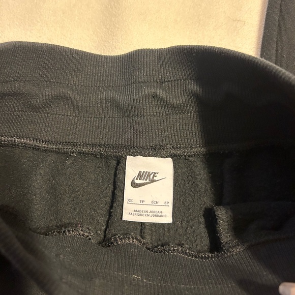 Nike Sweatpants - Picture 3 of 5